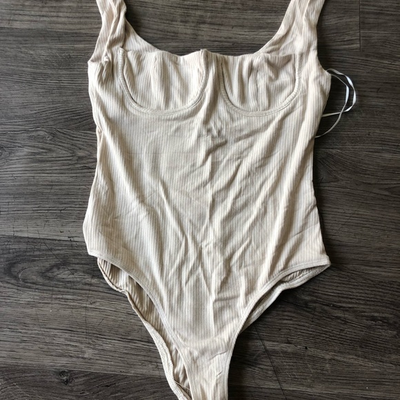 Princess Polly Kloye Bodysuit Beige Size 6 - Picture 5 of 6